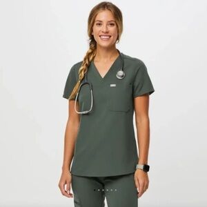 women's Moss Catarina - One-Pocket Scrub Top - S / Moss